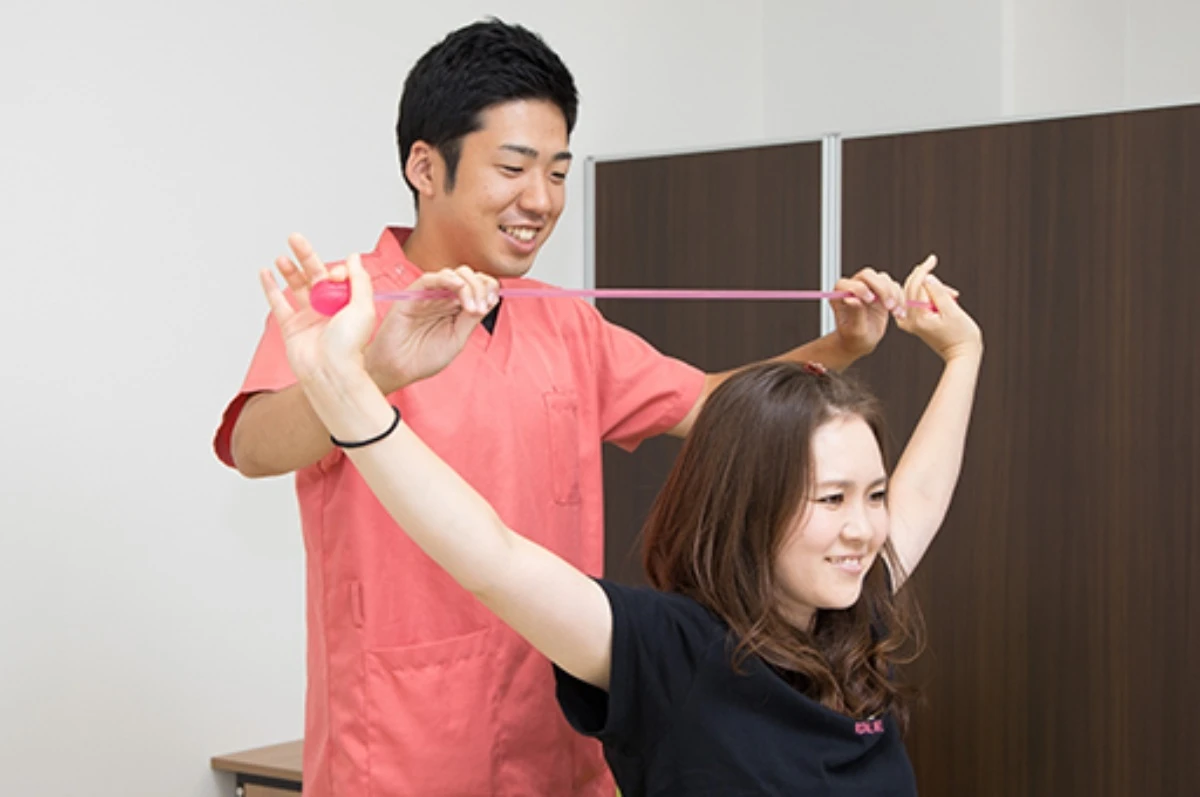 若い男性のスタッフ